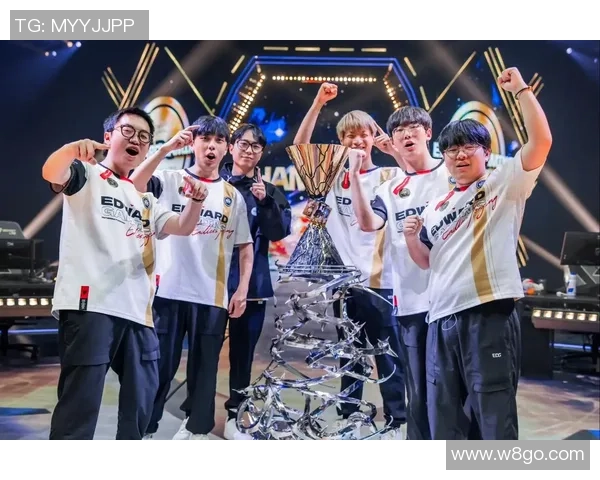 聚焦和平精英EDG团队协作的成功秘诀与战术分析